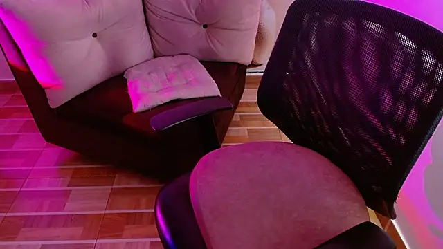Chat +18 de milfrousse ao vivo