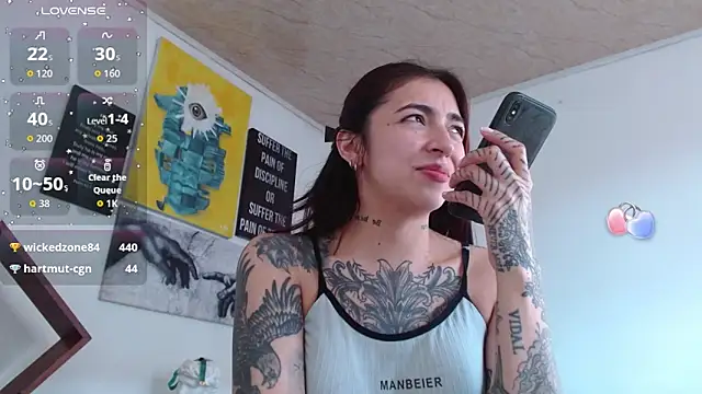 ZoeBakers_'s Live XXX Chat