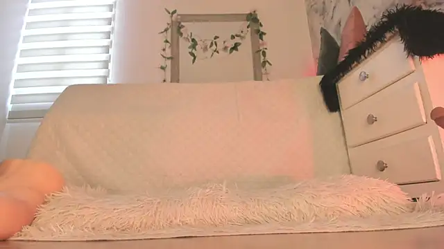 Chat +18 de Bella_desi_ ao vivo