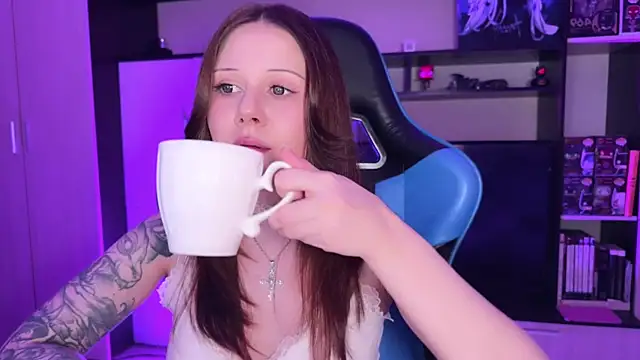 jasminevine élő XXX-chatje
