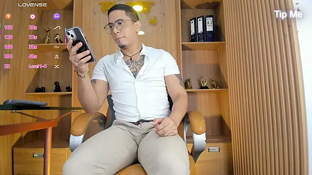 Czat XXX na żywo – JoshMillerr_
