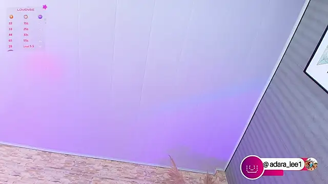 Chat XXX ao vivo de adara_le