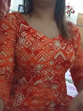 Tanha18 লাইভ XXX চ্যাট