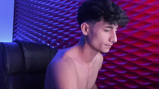 Онлайн чат XXX MaxiimoRomano_
