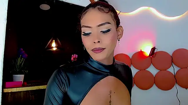 צ'אט XXX בשידור חי של JessiValentin