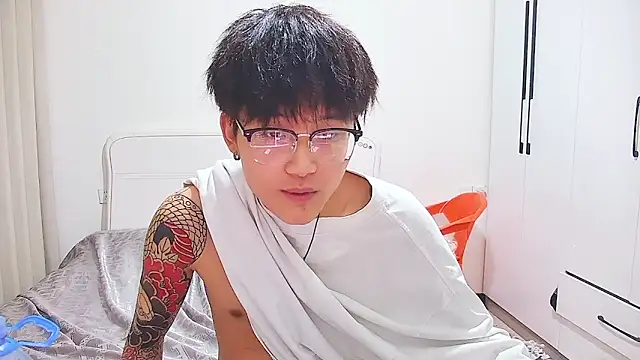 KK-cuteboy's Live XXX Chat