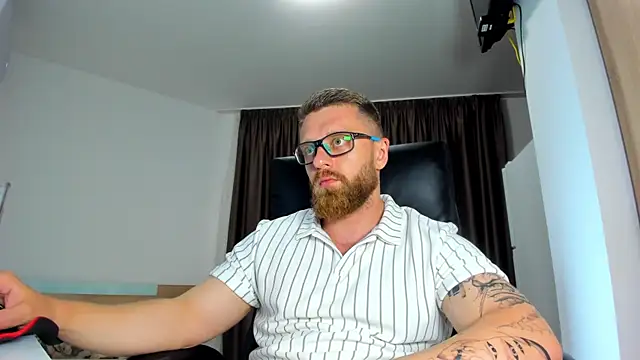 Findom_guy – Naživo XXX chat