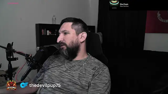 DevilPup75_ Chat XXX in diretta