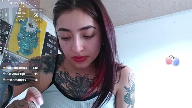 ZoeBakers_ Chat XXX in diretta