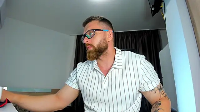 Findom_guy XXX чат на живо