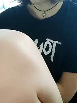 XXX chat uživo modela Aashikalaa