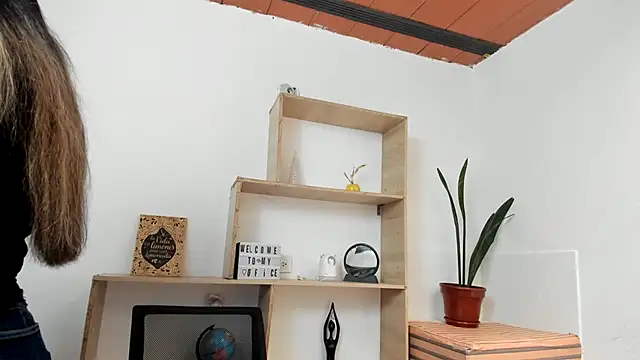 LinaBrowm's Live XXX Chat