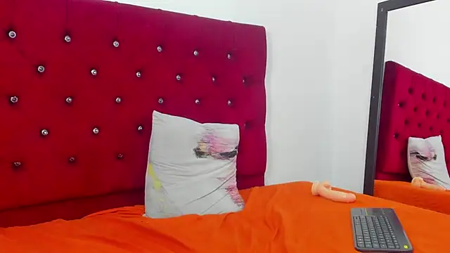 Daniela_Spencerr: απευθείας συνομιλία ΧΧΧ