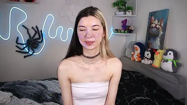Emmie_shy: απευθείας συνομιλία ΧΧΧ