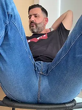 Hairy_Dad86 Live XXX-chat