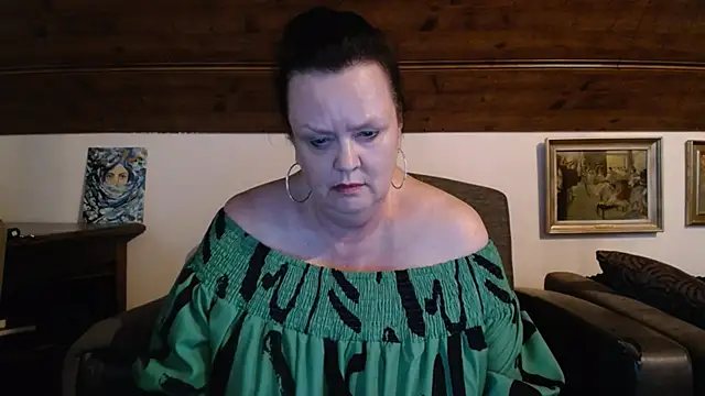 Chat +18 de TiffanyMature ao vivo