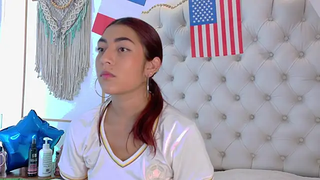 Sara_funy live XXX chat