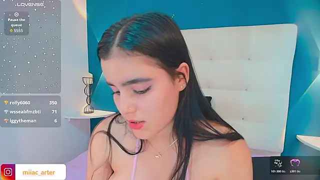 XXX chat uživo modela MiaaCarter_