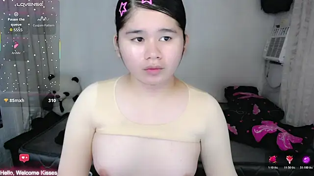 Brittany_143's Live XXX Chat