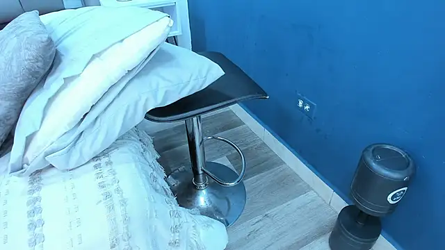 Charlie___Musk Adlı Modelin Canlı XXX Sohbeti