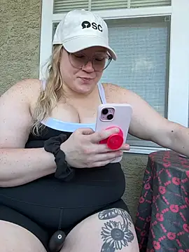 PiggyRose Live XXX Chat