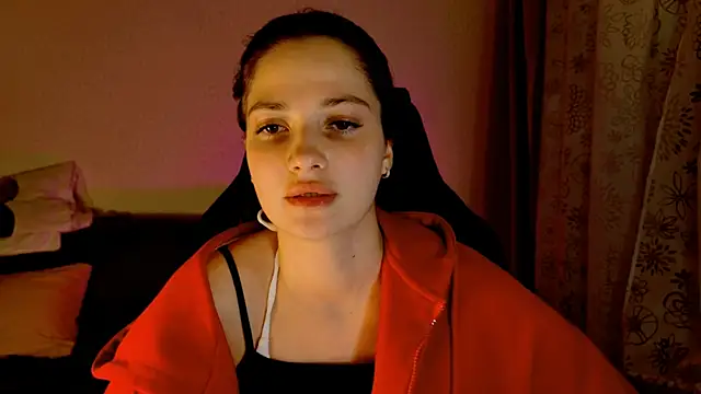 KiraVair élő XXX-chatje