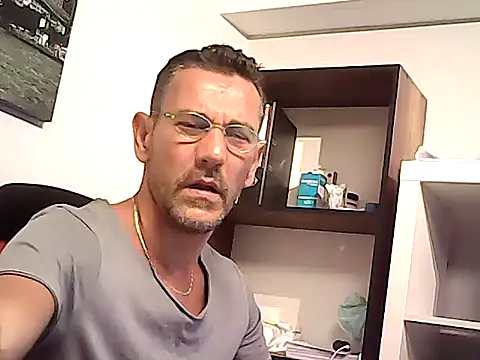 دردشة mastercharisma35 الجنسية المباشرة