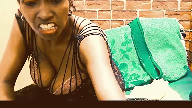 Fuckable_Nasty_MILF Chat XXX live