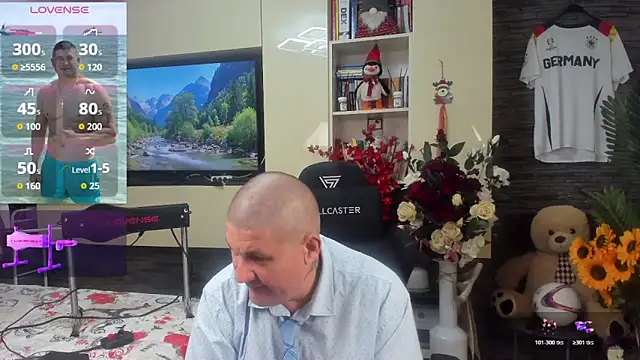 SpartacusDaddy48 live XXX chat