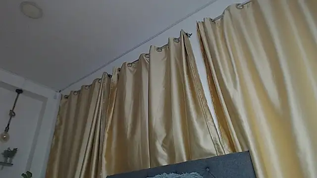 Emma_hassani's Live XXX Chat