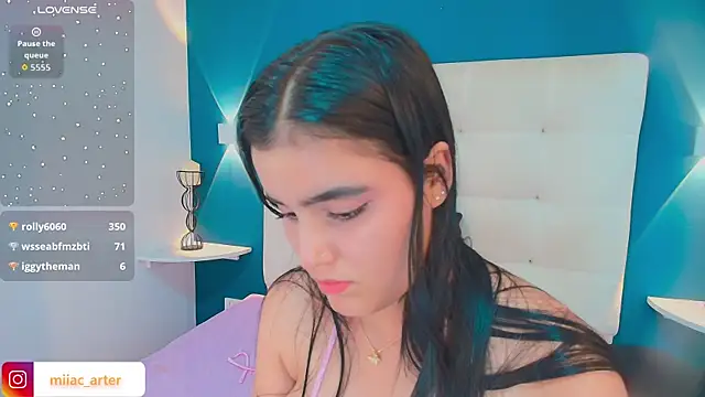Chat +18 de MiaaCarter_ ao vivo