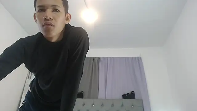 Pertunjukan Kamera Web PhillipCox