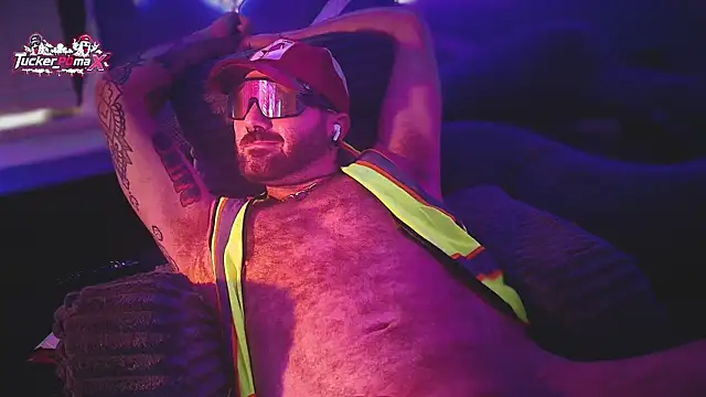 Tucker_pdmax লাইভ XXX চ্যাট