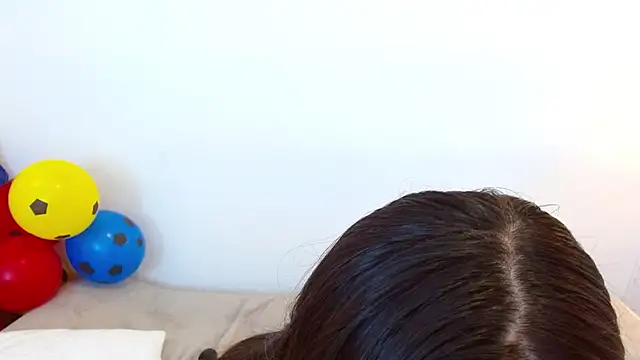 Elle_Lee_ Adlı Modelin Canlı XXX Sohbeti