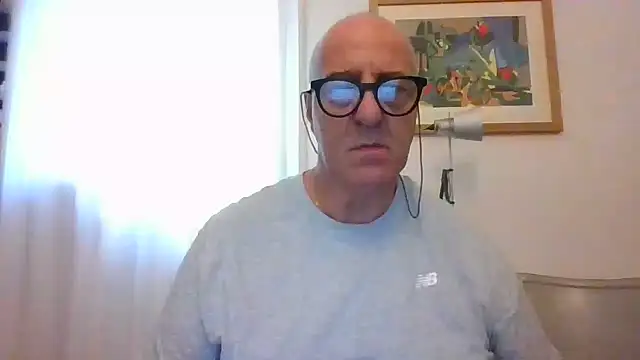 ANONIMO7735 Chat XXX in diretta