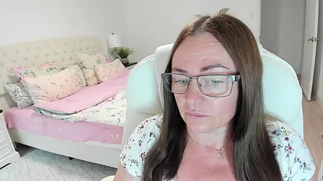 Vika73n Live XXX chat