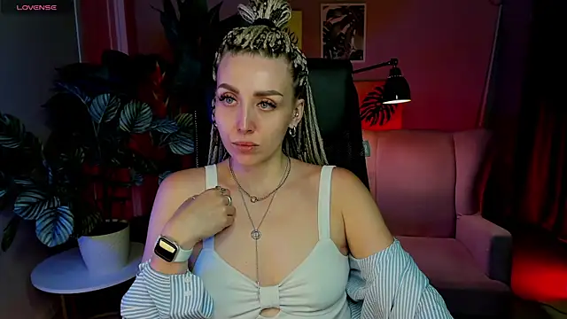 MonicaRiley's Live XXX Chat