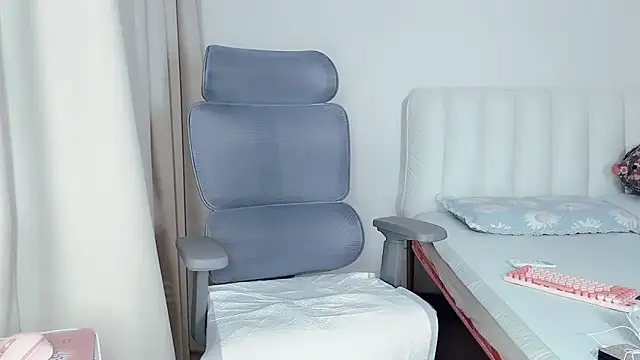 Eve5215 Adlı Modelin Canlı XXX Sohbeti