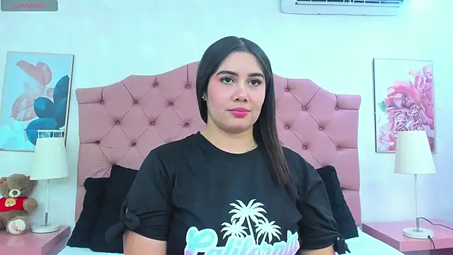 ThyaraJhons' Live XXX Chat