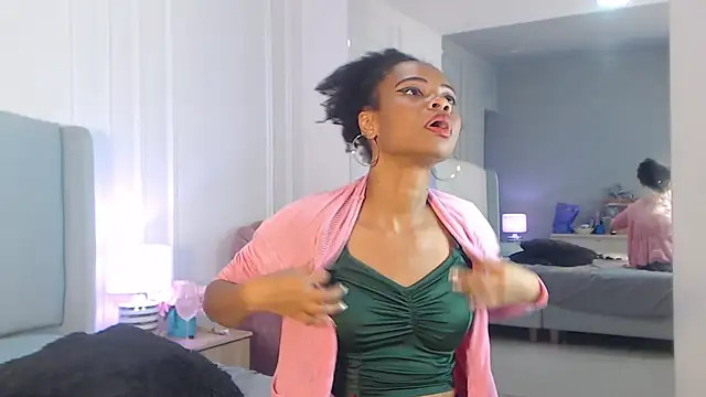 ChantalGarner Chat XXX live