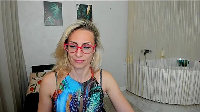 MuseOfStage élő XXX-chatje