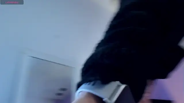 צ'אט XXX בשידור חי של Charlotte11-11