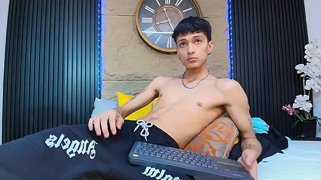 Lean_Portman Live XXX-chat