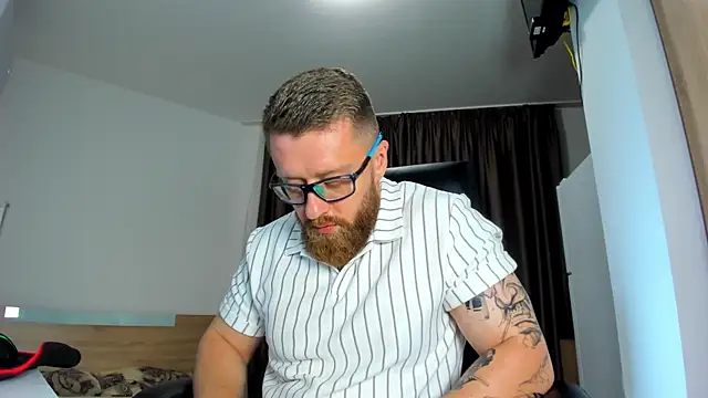 Findom_guy Шоу с уе бкамера