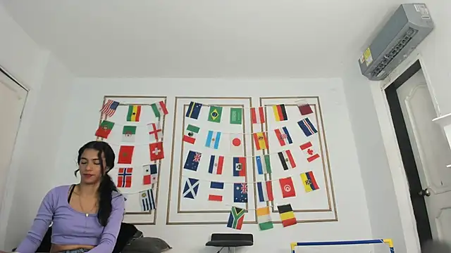emily_gaviria1's Live XXX Chat