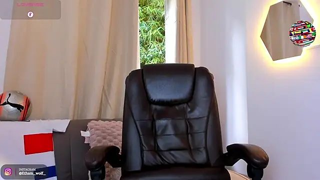 Chatroom XXX en direct de etham_wolf1