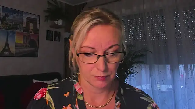 vanessa_chat: απευθείας συνομιλία ΧΧΧ