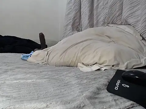 Chat +18 de KinkyJXxX ao vivo