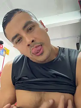 Paul22cm- Chat XXX in diretta
