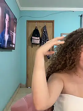 Chat +18 de sophiiahot ao vivo